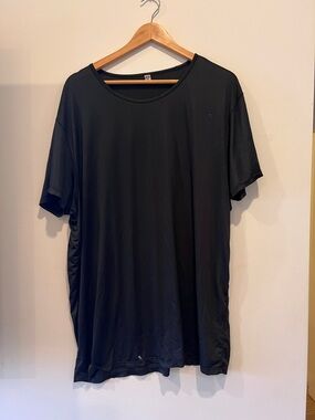Uniqlo Black Short-Sleeve Crew Neck Tee